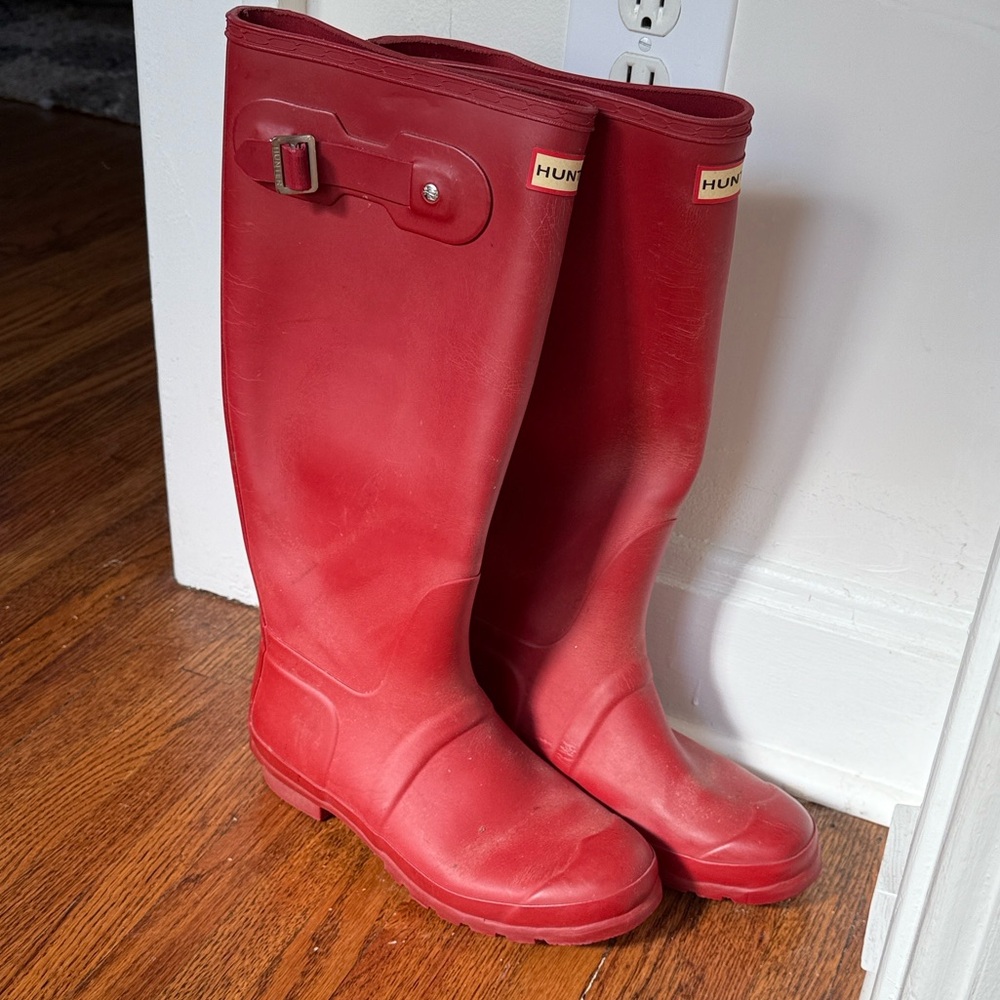 Hunter Classic Matte Red Tall Boots